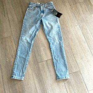 Levi’s Premium 501 Skinny  23x28